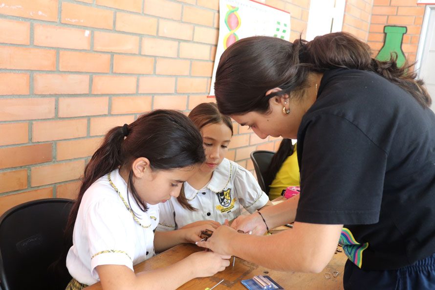 img-slider-7-robotics-colegio-panamericano